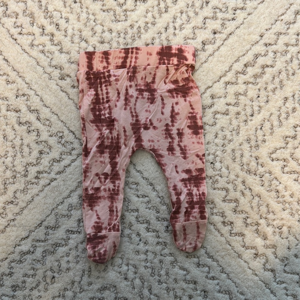 Kate Quinn pants